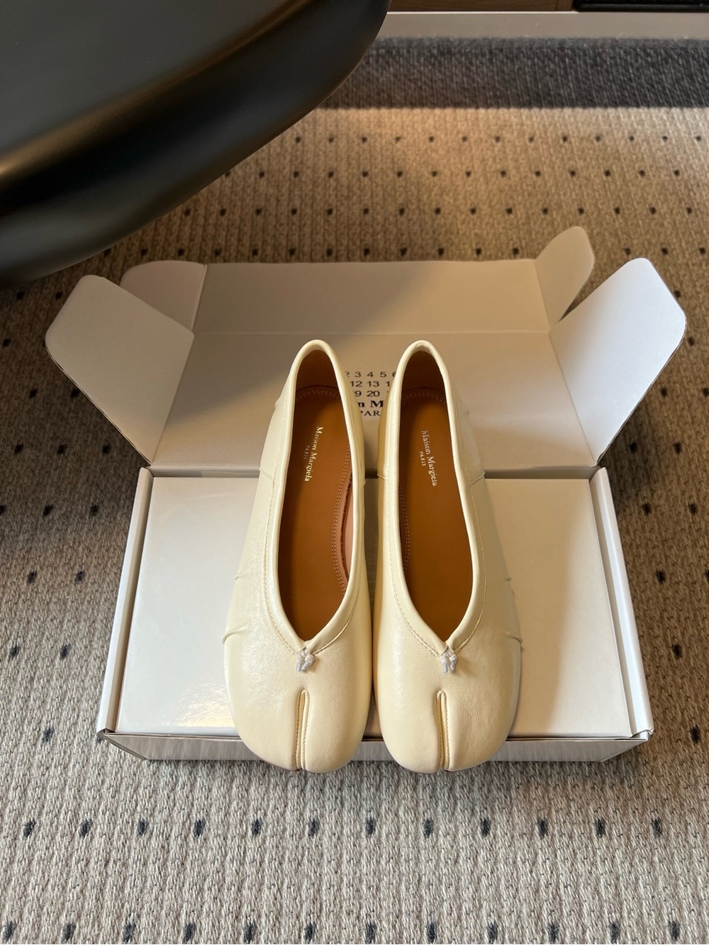 Maison Martin Margiela Cream Leather Tabi Flats